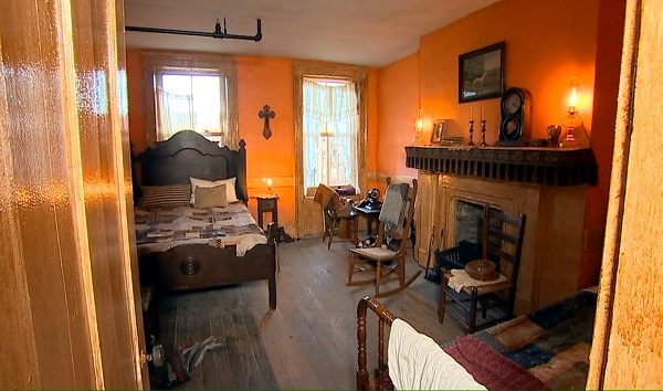A new exhibit at The Tenement Museum recreates the home of Joseph and Rachel Moore. CREDIT: ABC News