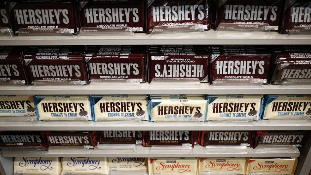 Hershey Co. candy bars are displayed for sale inside of the company's Chocolate World visitor center in Hershey, Pa., Nov. 28, 2017. (Luke Sharrett/Bloomberg via Getty Images)