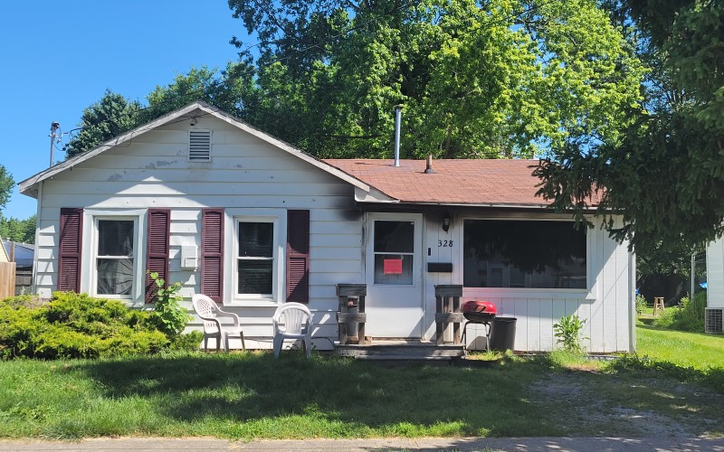 Macomb FD Respond To Tues Evening House Fire