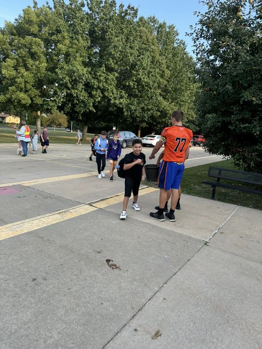 Shout out to Macomb Bomber Football players!! They greeted our Edison kids this morning!! The kids were full of smiles w…