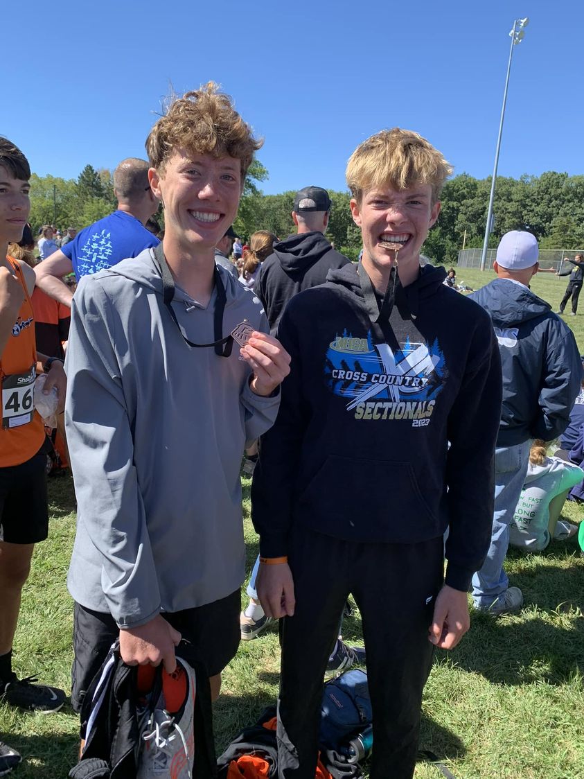 Bombers bringing home two medals today from the Silver Streak Invite! Alex Simmons was 10th in the F/S race in 17:59. Da…