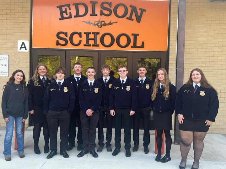Thank you to our Macomb High School FFA for being our Edison greeters this morning. The kids loved seeing all the tracto…