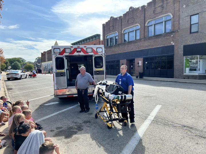 Second graders had a great time at Chandler Park on Friday for the First Responders Field Day! #MAC185