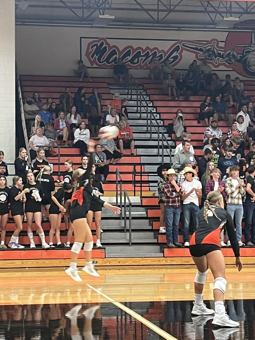 Bomber Volleyball swept Farmington tonight. F 25-16, 25-21 S 25-21, 25-14, and V 25-13, 25-9. #OnceABomberAlwaysABomber