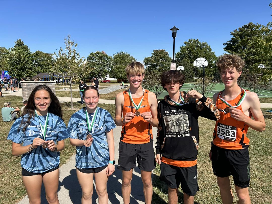 Five medalists today in Geneseo for Bomber cross country! Congratulations to Lorna Brown, Ava Weaver, David Simmons, Coh…
