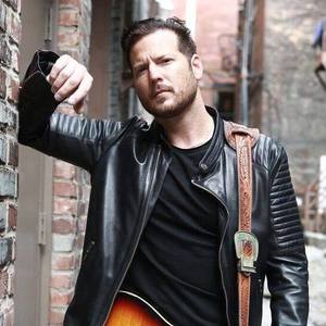 Jake McVey @ Hawkeye Sports Bar & Grill – Davenport, IA