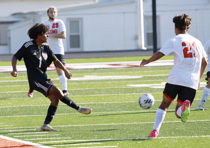 Kewanee Boilermakers Soccer Settle for a Tied Game Against The Macomb Bombers