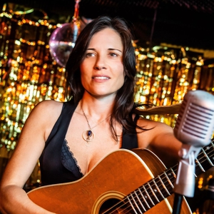 Shannon McNally @ Raccoon Motel – Davenport, IA