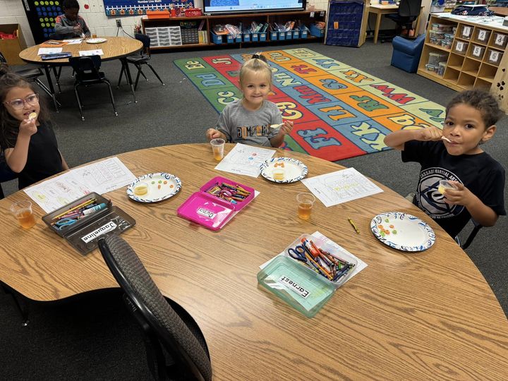 Mrs. Szechowyczs class loved tasting apple products during their apple unit! #MAC185