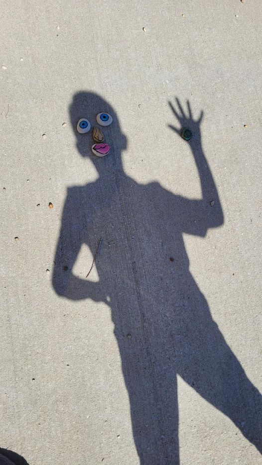 2nd grade students had fun with the sun today at recess! #MAC185