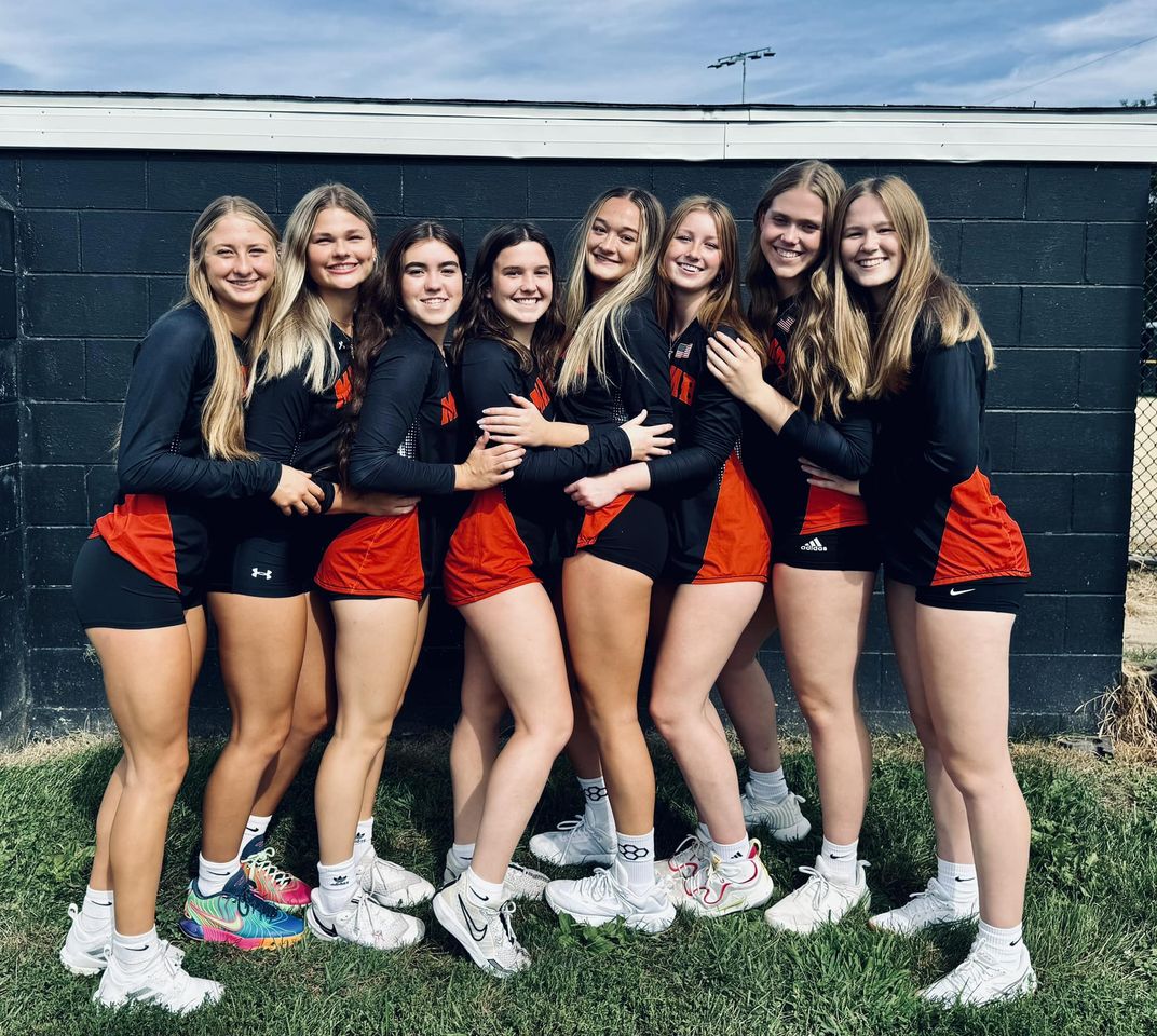 Come cheer on our seniors! #MAC185🖤🧡 SENIOR NIGHT 🧡🖤 Come out and cheer on the Bombers in their last home game of th…