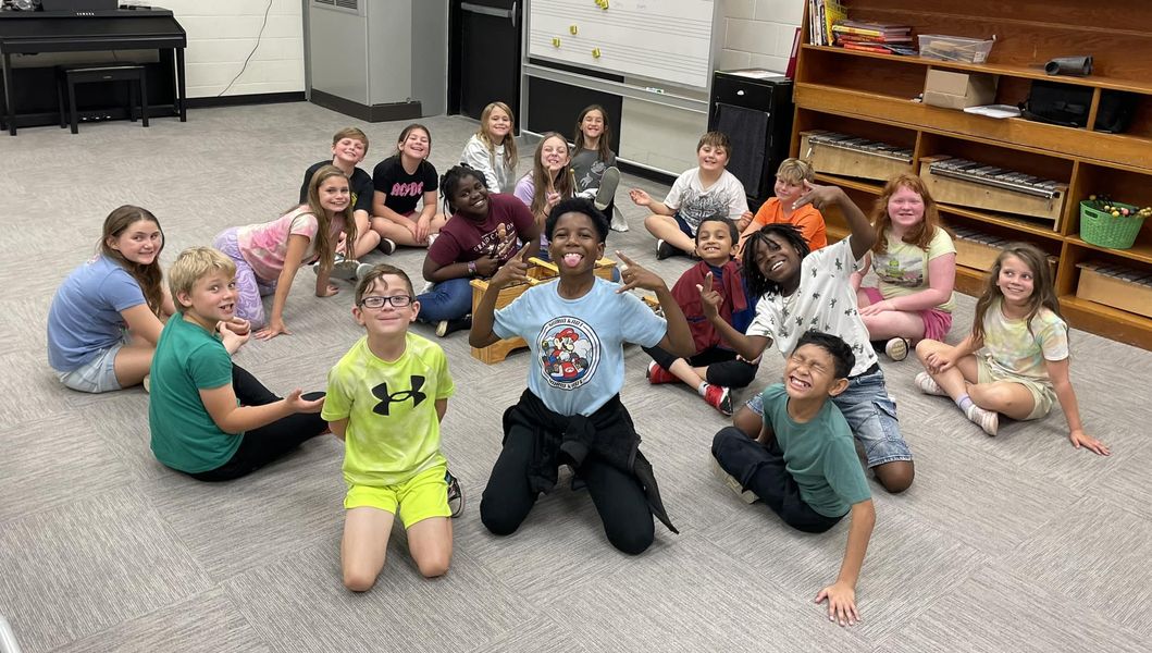 Mrs. Ruebush’s class had fun playing and singing the game Stella Ella Olla today in music class. #music #4thgrade #music…
