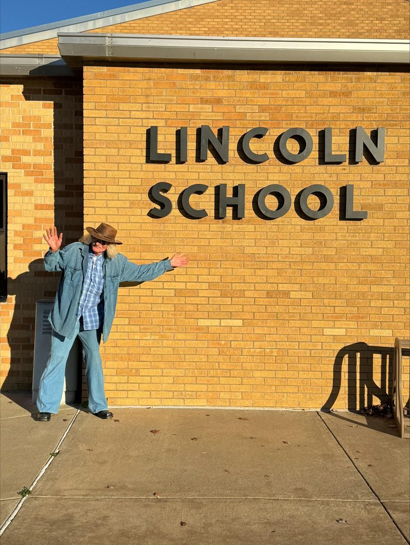 Lincoln School custodian, Todd Copes, retired on Friday. We want to thank him for his hard work, and we wish him well on…