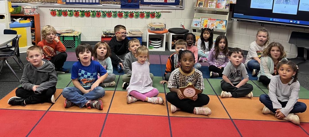 Ms. Kirwan’s class was proud to win the Golden Hallway Award! #MAC185