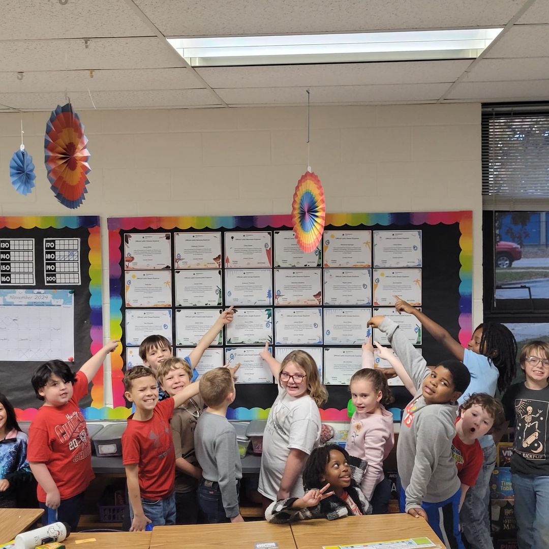 Mrs. Locke’s class filled their wall with Lalilo worlds! Great work, second graders! #MAC185