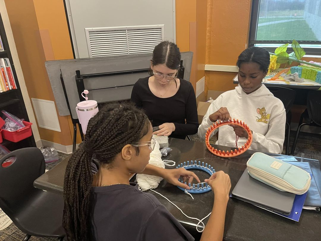 Loom hats in progress in Mrs. Cramers fiber arts true exploratory #MAC185