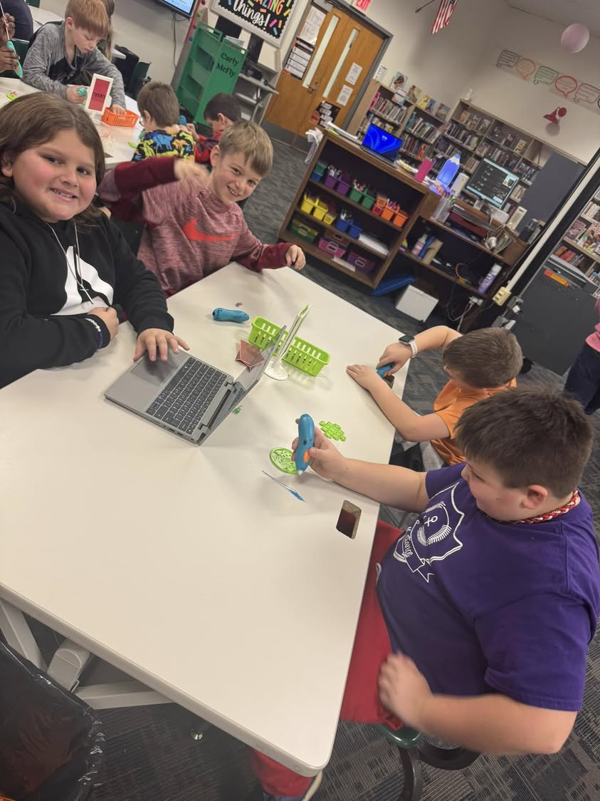It’s 3D pens in the Library today at Edison. #makerspace #MAC185 #edisonbombers #3rdgrade