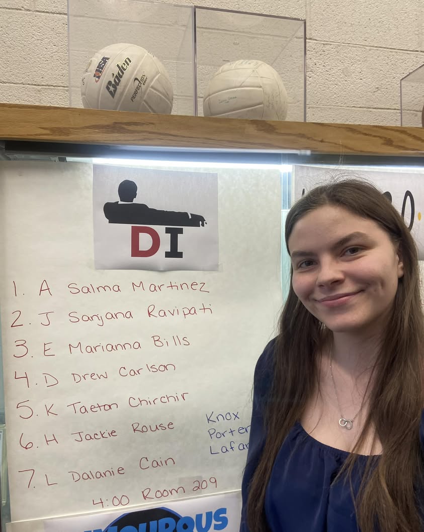 Jackie Rouse made it to finals for the DI category at speech team regionals today in Monmouth. She placed 5th overall. #…