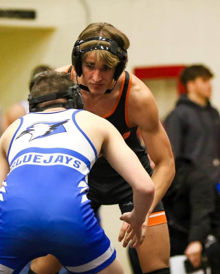 With a first round win at Sectionals tonight, Bomber Senior wrestler Cohen Green reached 100 career victories! Congratul…