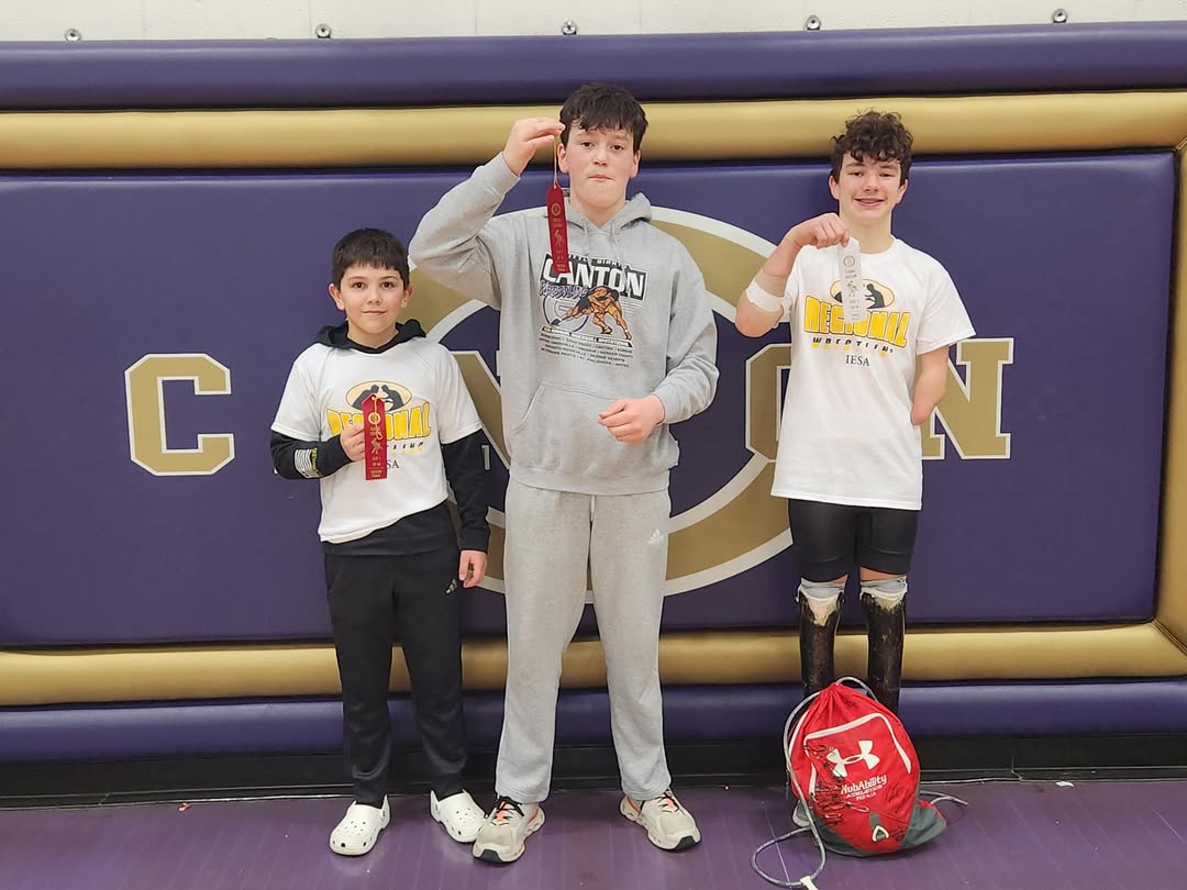 Congratulations Bomber MS wrestlers Brady Gamage, AJ Moon, and Nick Trotter. They advance to the IESA Sectional Tourname…