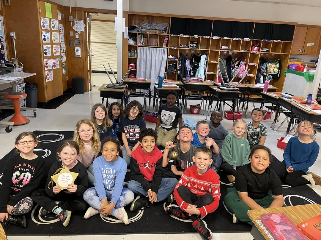 Mrs. Baxter’s class won the Golden Hallway Award for being quiet in the hallway and the Golden Recess Award. #MAC185