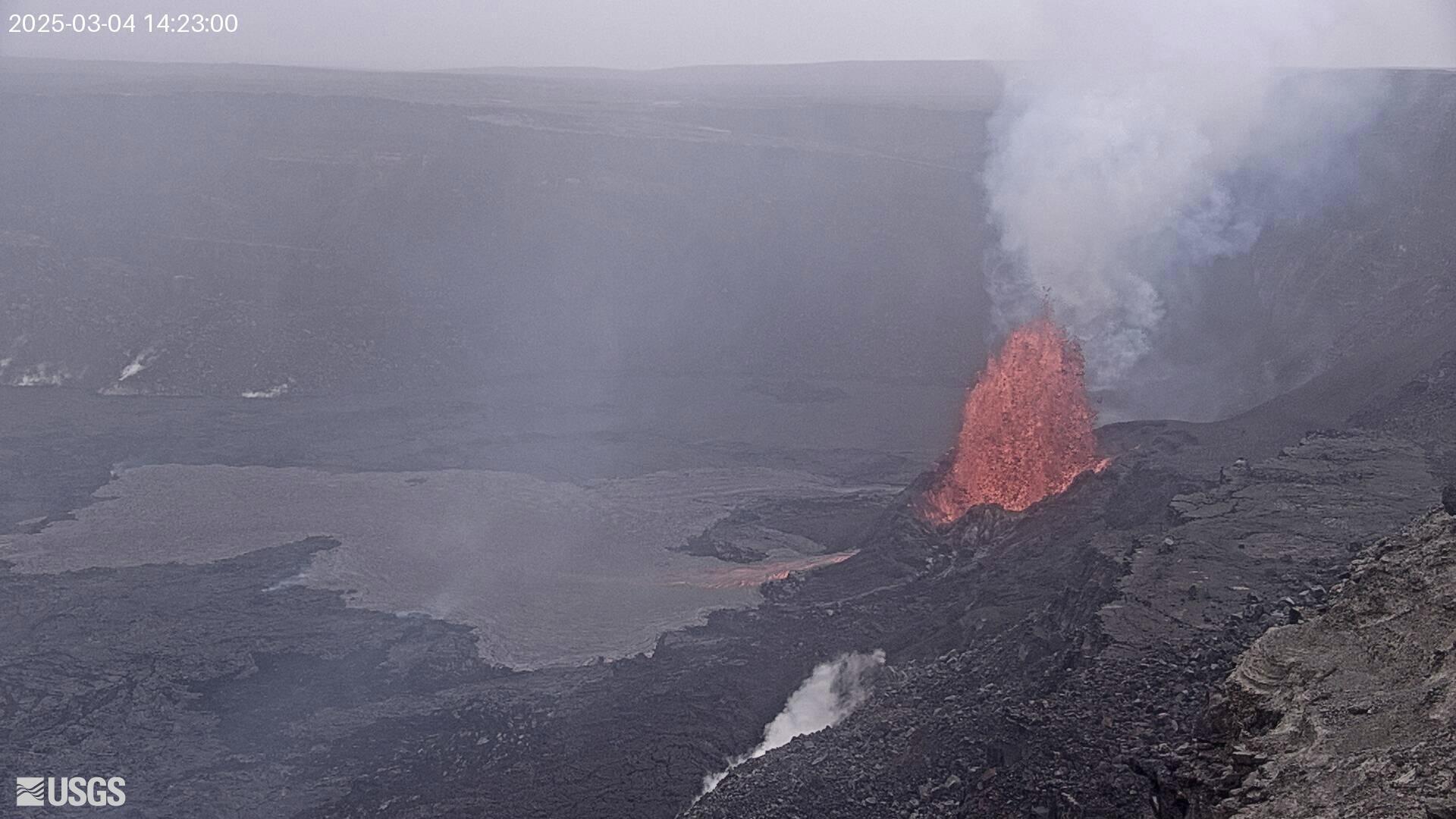 Lava fountain spews over 100 feet into the air from Hawaii volcano