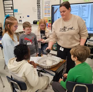 Third grade loves Ag in the Classroom. #edison #MAC185