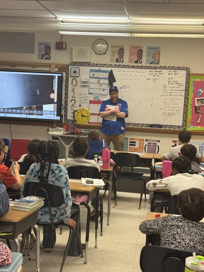 Mr. Stoneking was asked by some students to be a special guest reader in Mrs. Olson’s class. They loved it!!  #MAC185 #e…