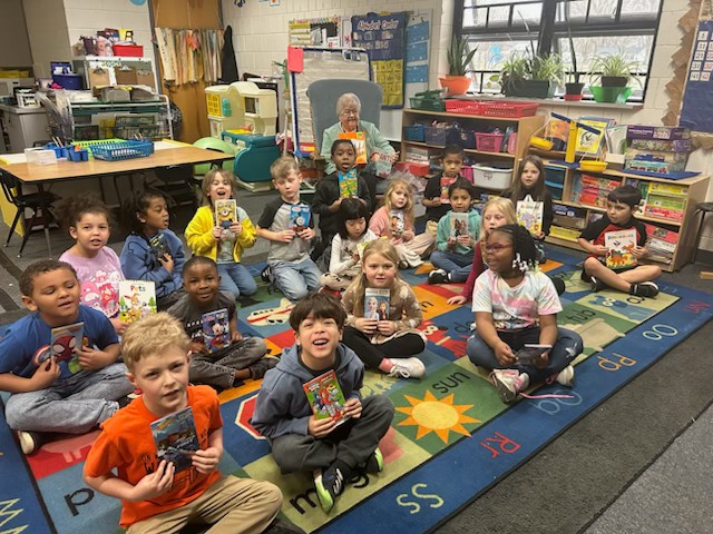 A big thanks to Grand Prairie Assisted Living in Macomb for coming to Mrs. Mabreys room, reading to the class, giving t…