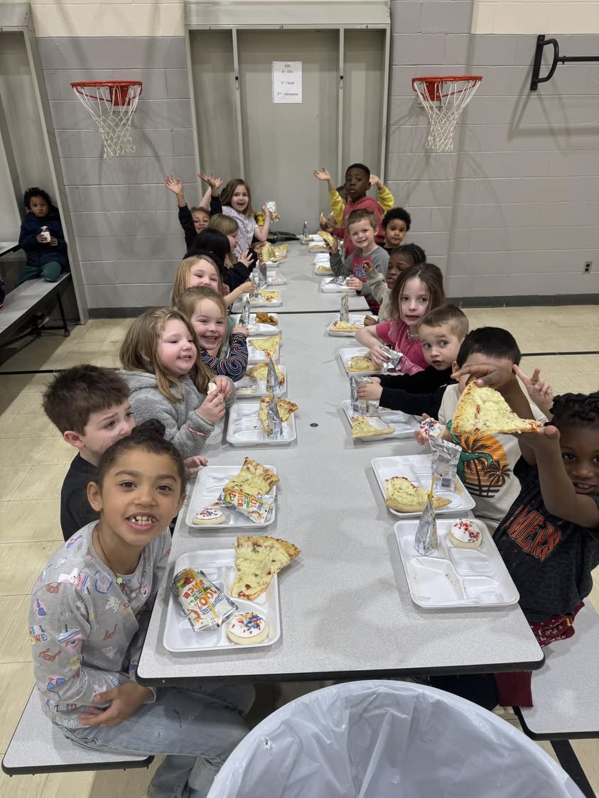 Mrs. Ellis class won a pizza party from the cafeteria! #MAC185
