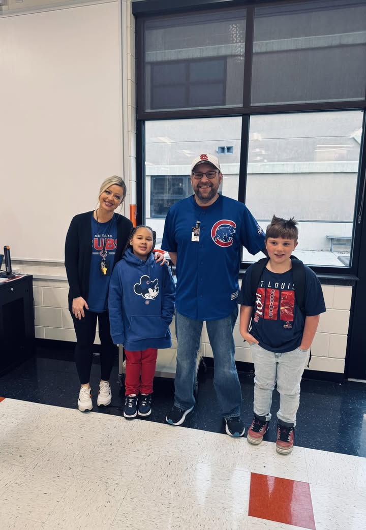 Mr. Duffy seems confused which team he is repping?! He lost a bet and had to support another team. Which team does he ro…