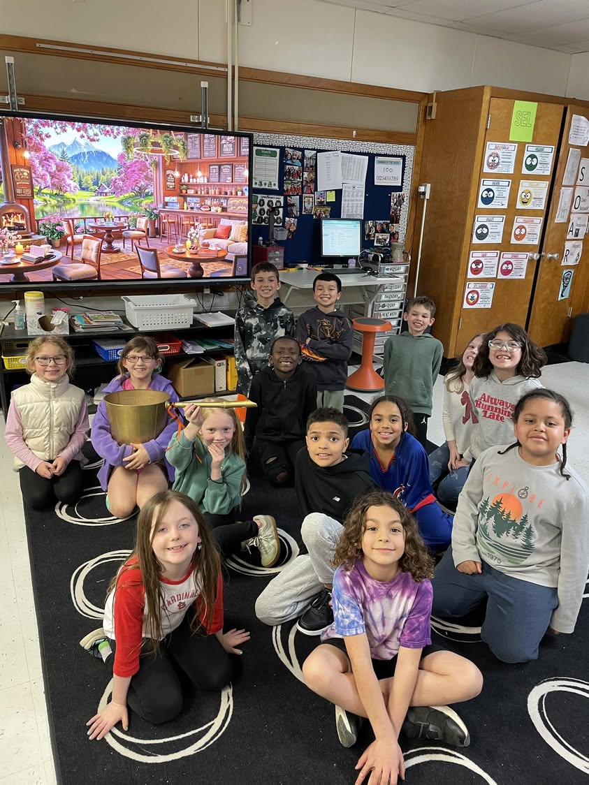 Mrs. Baxter’s class got the Golden Trash Can for a clean room and Golden Recorder for SOARimg behavior in music.    #MAC…