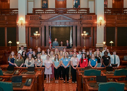 Senator Tracy welcomes Youth Advisory Council to Capitol
