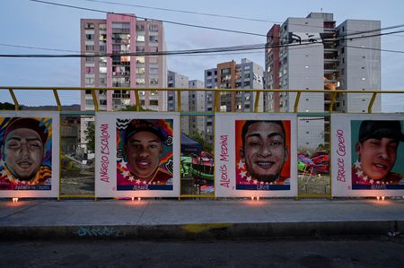 Judge to weigh if Trump administration violated order not to deport Venezuelans