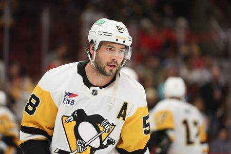 Penguins D Kris Letang recovering from heart surgery