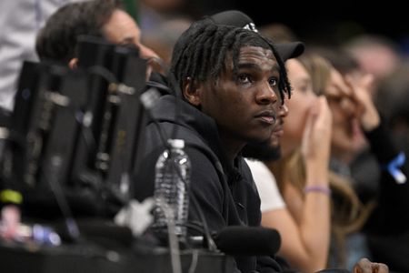 Cam Ward panders to Titans’ fanbase while playing Fortnite