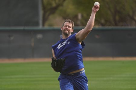 Dodgers’ Clayton Kershaw tosses 3 scoreless innings in rehab debut