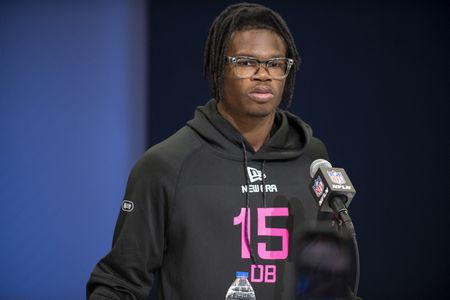 Giants GM says Travis Hunter can play both ways if he falls to No. 3