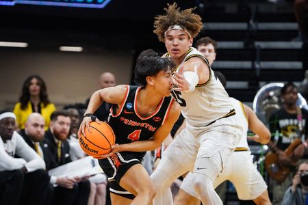 Princeton PG Xaivian Lee transferring to champion Florida