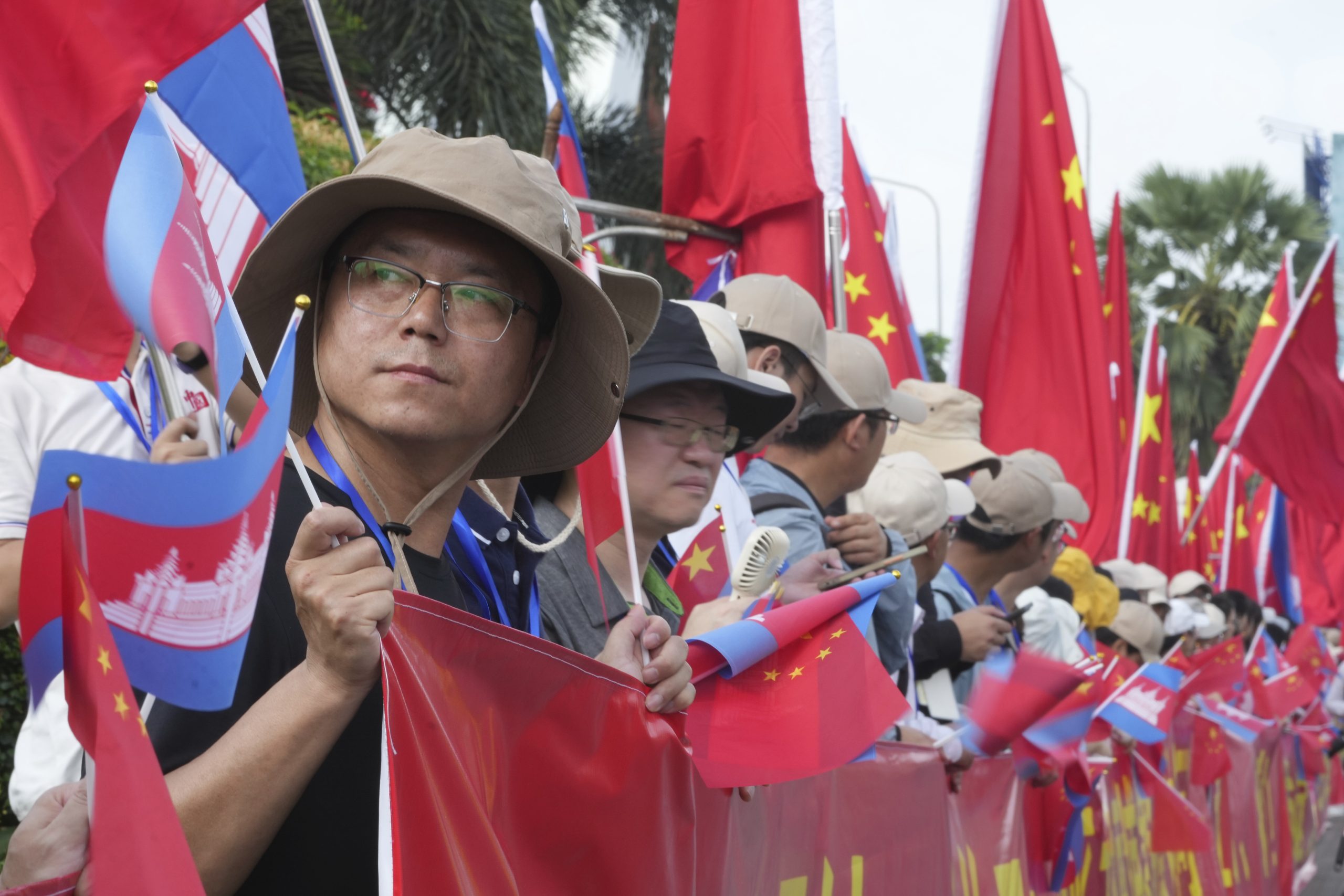 China’s leader Xi Jinping arrives in Cambodia to wrap up 3-nation Southeast Asia tour