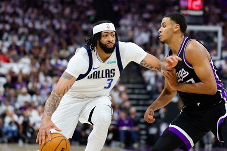 Mavs keep comfortable lead, eliminate Kings in play-in