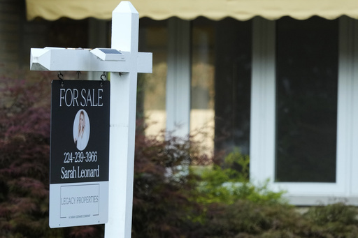 Average US rate on a 30-year mortgage climbs to 6.83%, highest level since late February