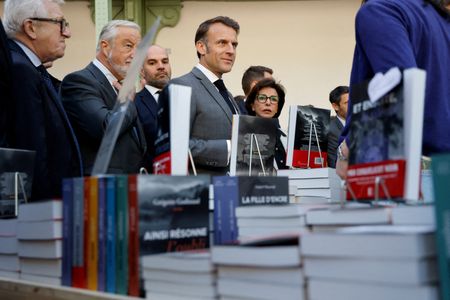 Macron invites international scientists to come work in France