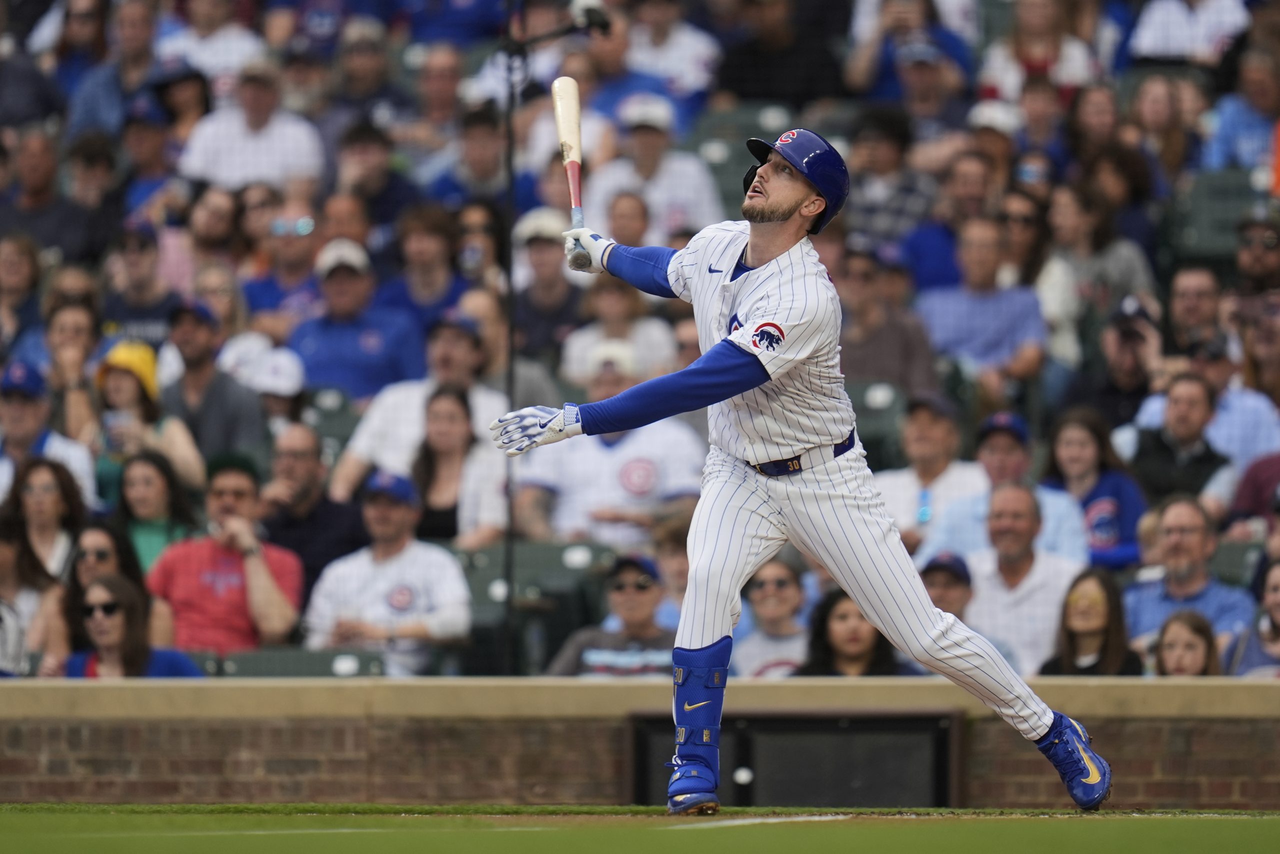 Tucker hits 2-run HR, Cubs score 6 in 8th after giving up 10 in top half to beat Diamondbacks 13-11