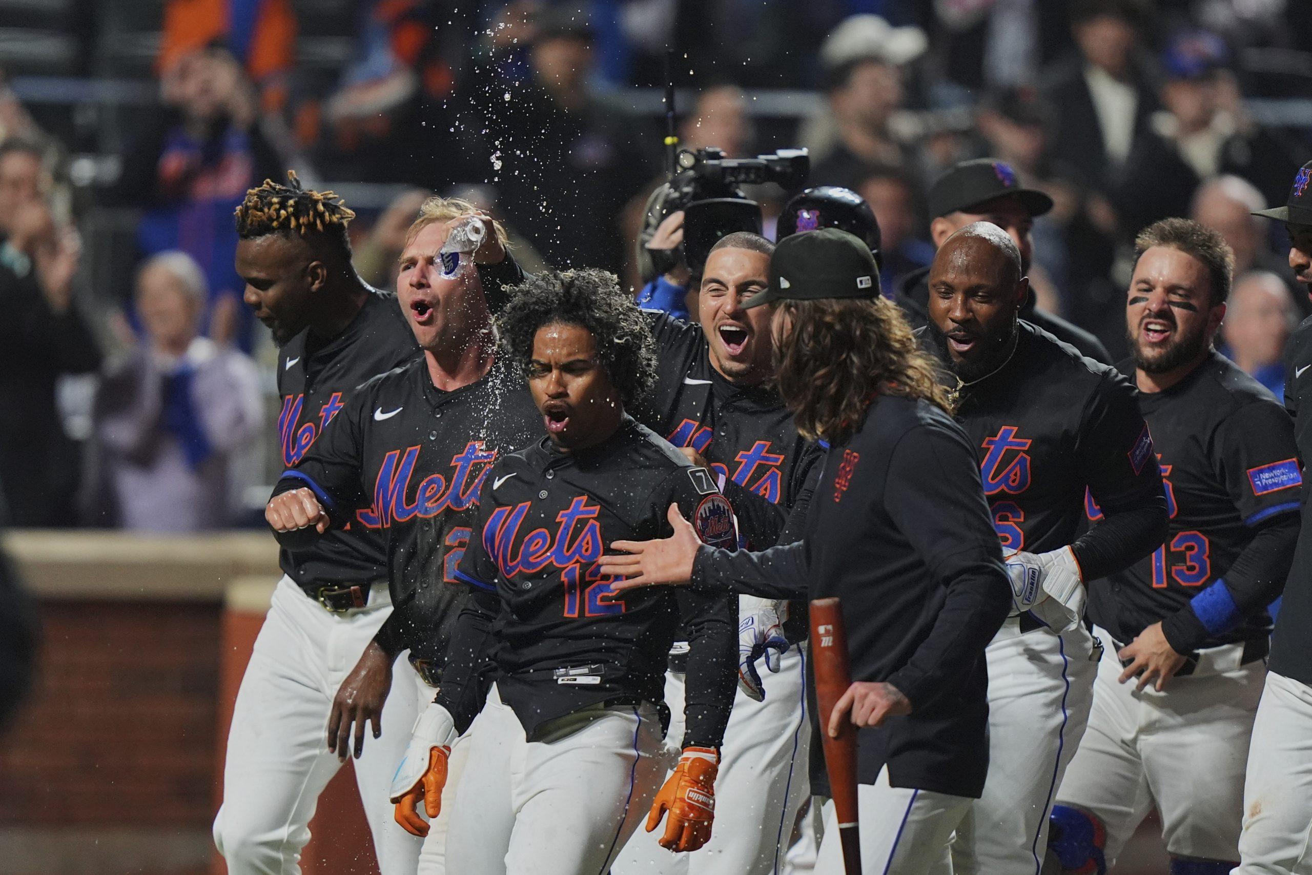 Lindor hits 1st walk-off homer for Mets, 250th home run of career, in 5-4 win over Cardinals