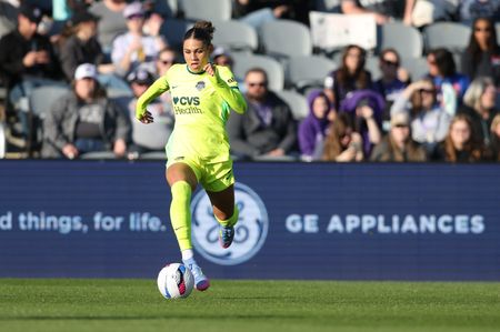 Washington Spirit star F Trinity Rodman (back) out indefinitely