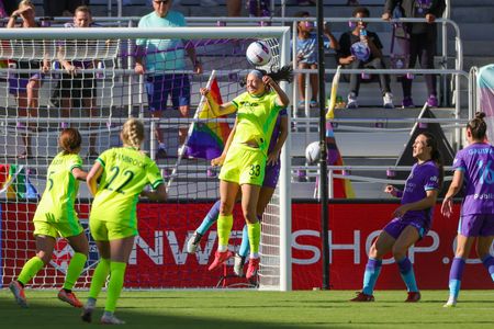 NWSL Roundup: Spirit’s gift goal hands Pride first loss