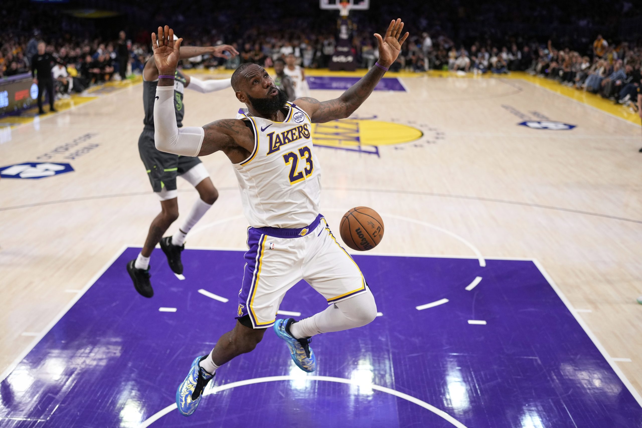 Lakers realize they’ve got to do some quick work after Timberwolves’ blowout win in series opener