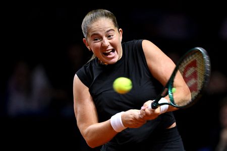 Tennis-Unseeded Ostapenko cruises into Stuttgart final