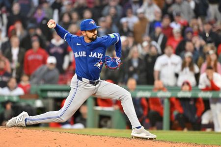 Blue Jays put Nick Sandlin on IL, DFA fellow RHP Jacob Barnes